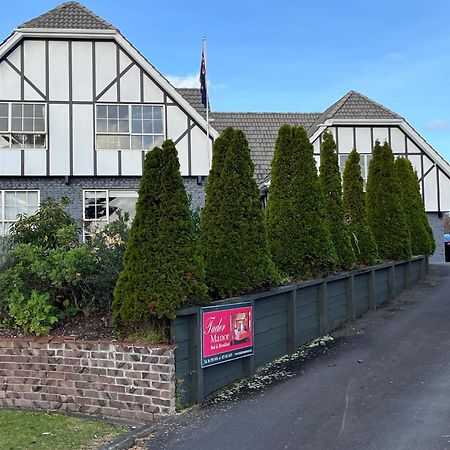 Tudor Manor Bed & Breakfast Paraparaumu Exterior foto