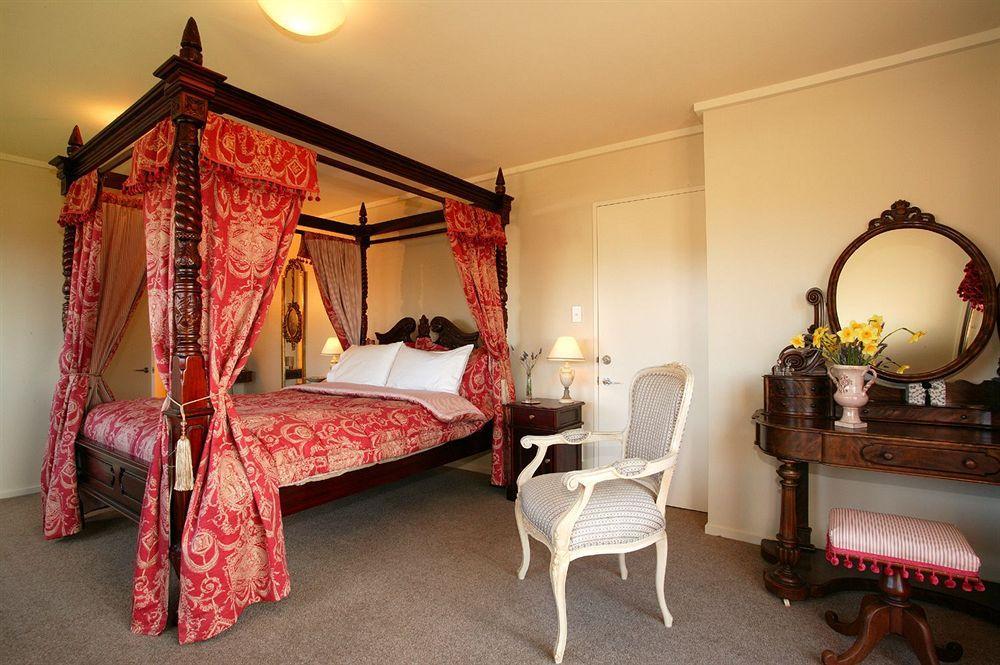 Tudor Manor Bed & Breakfast Paraparaumu Exterior foto