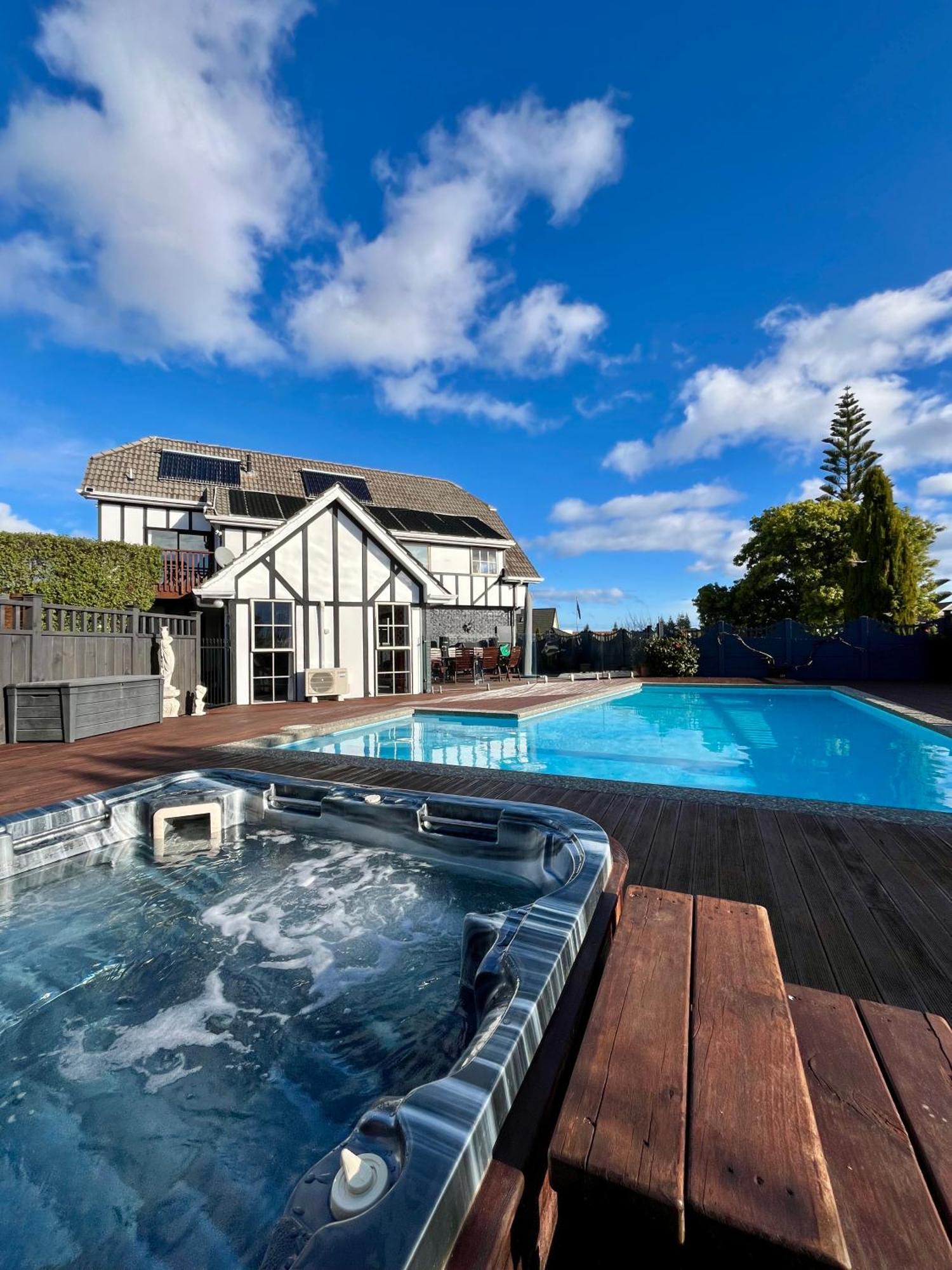 Tudor Manor Bed & Breakfast Paraparaumu Exterior foto