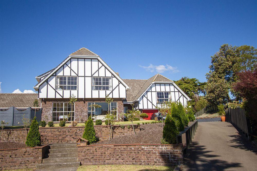 Tudor Manor Bed & Breakfast Paraparaumu Exterior foto